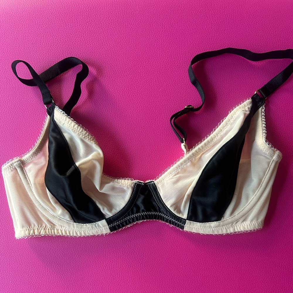 L’Agent by AP mesh bra 32D NWOT